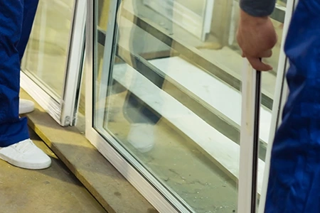 Commercial Glass Repair Technician in Lakeland, FL